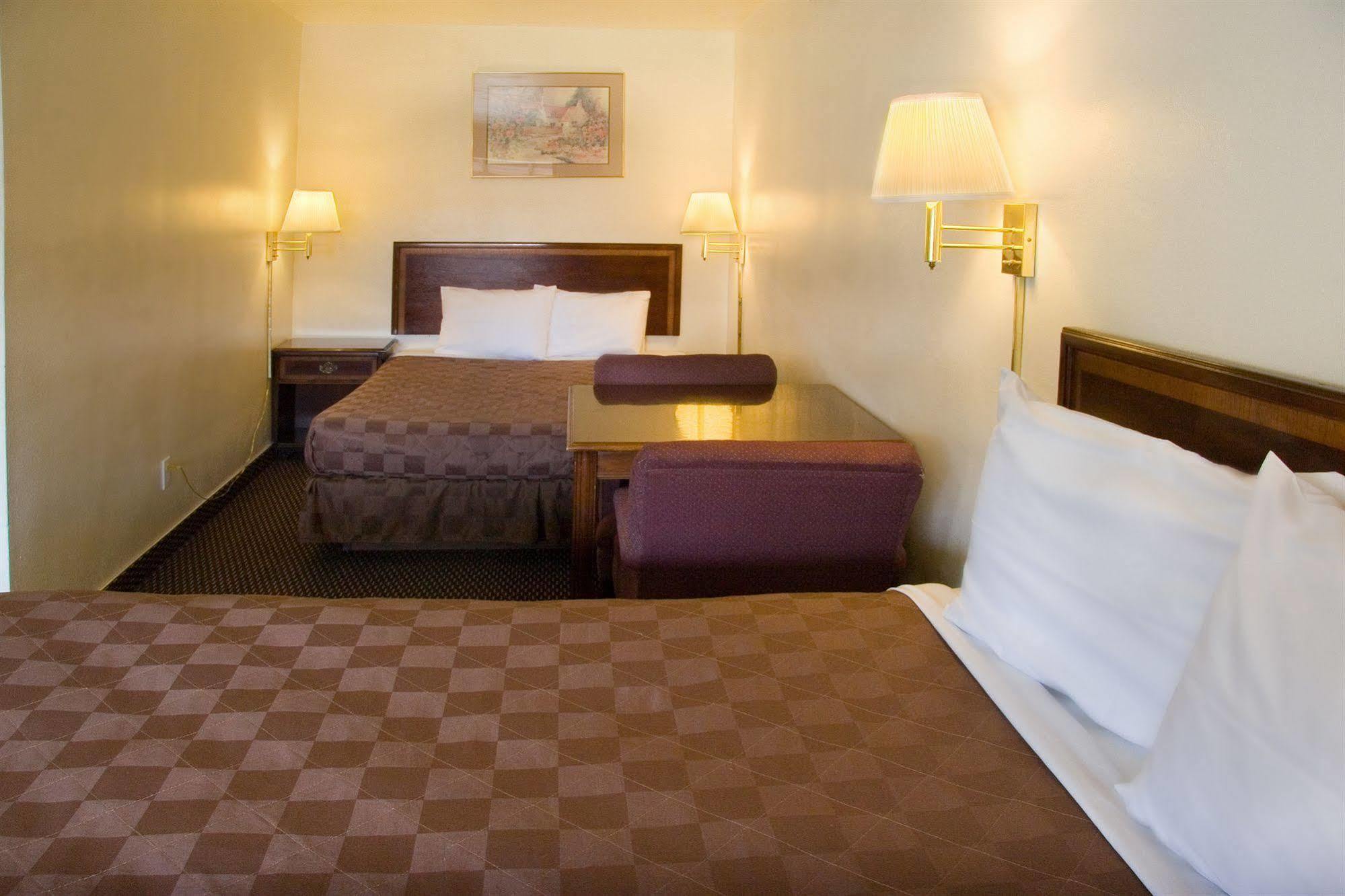 Rodeway Inn & Suites Pendleton Ngoại thất bức ảnh